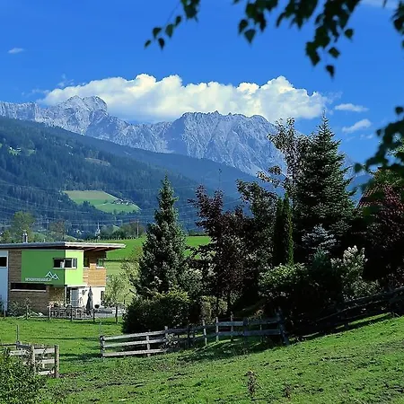 Designferienhaus Altenmarkt Zauchensee Tatil Evi *